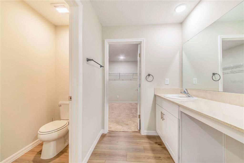 For Sale: $435,000 (5 beds, 3 baths, 2933 Square Feet)