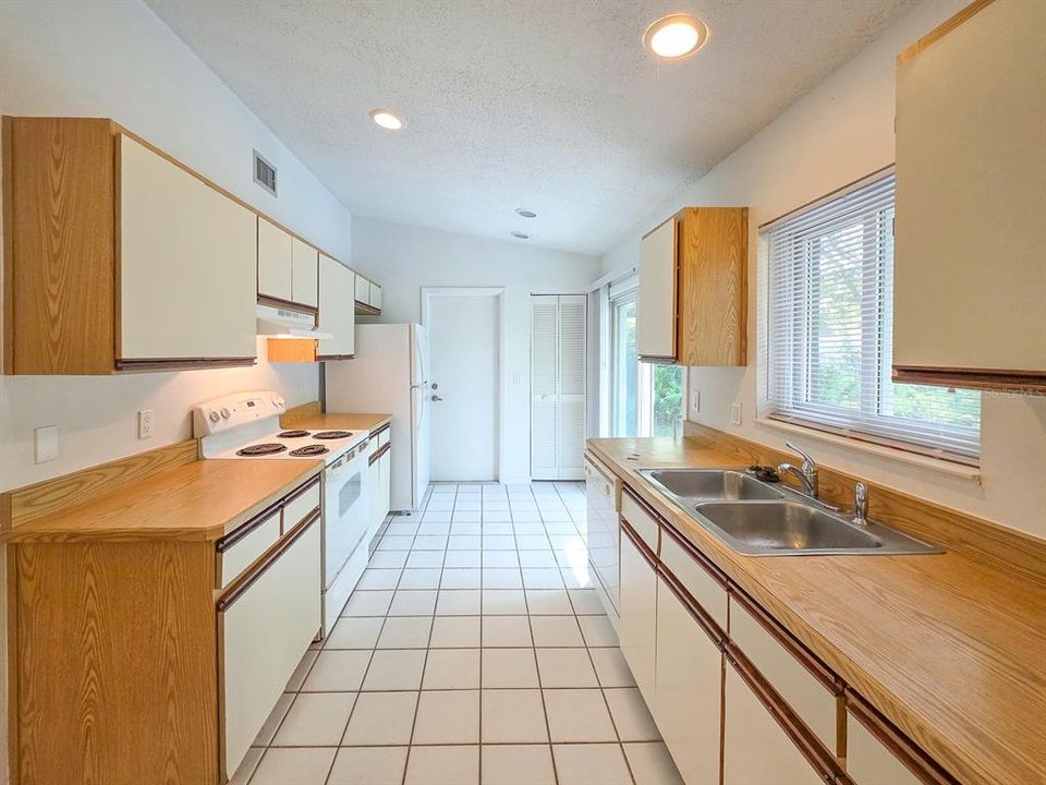 En Venta: $219,000 (3 camas, 2 baños, 1247 Pies cuadrados)