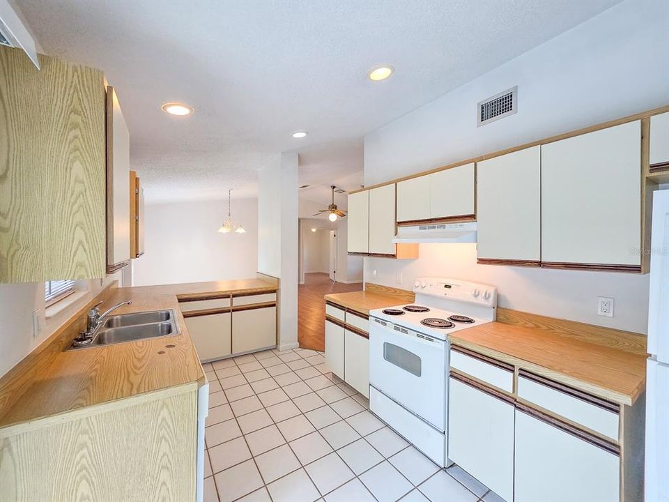 En Venta: $219,000 (3 camas, 2 baños, 1247 Pies cuadrados)