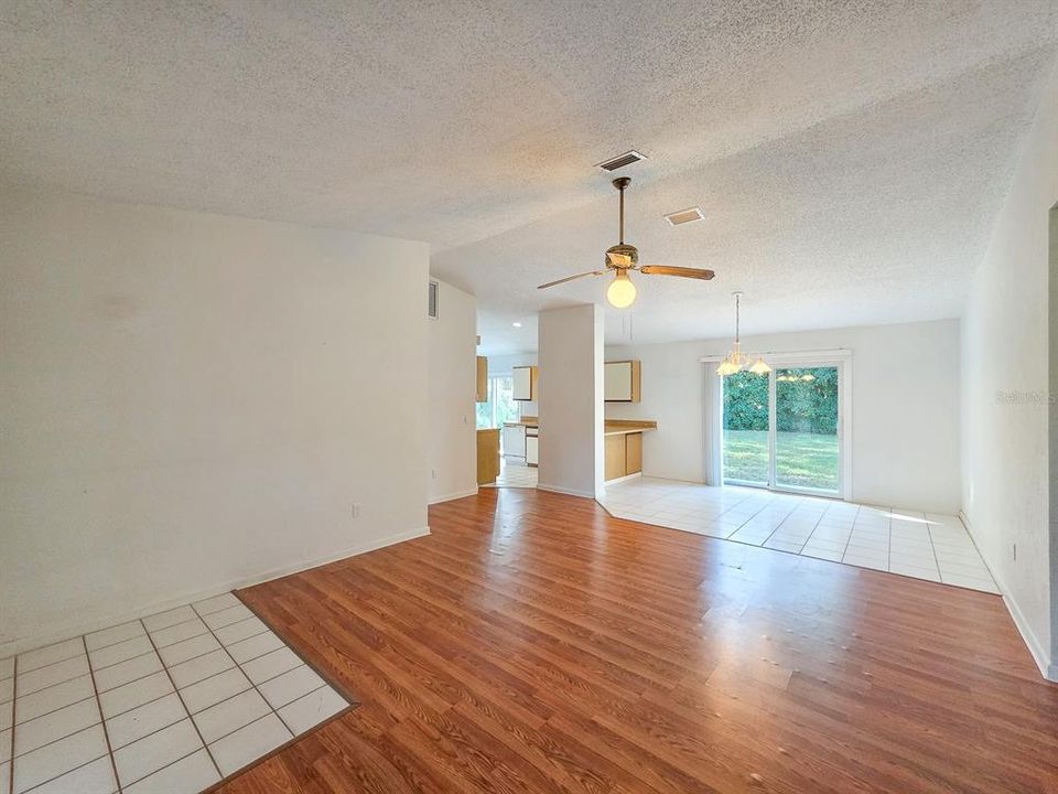 En Venta: $219,000 (3 camas, 2 baños, 1247 Pies cuadrados)