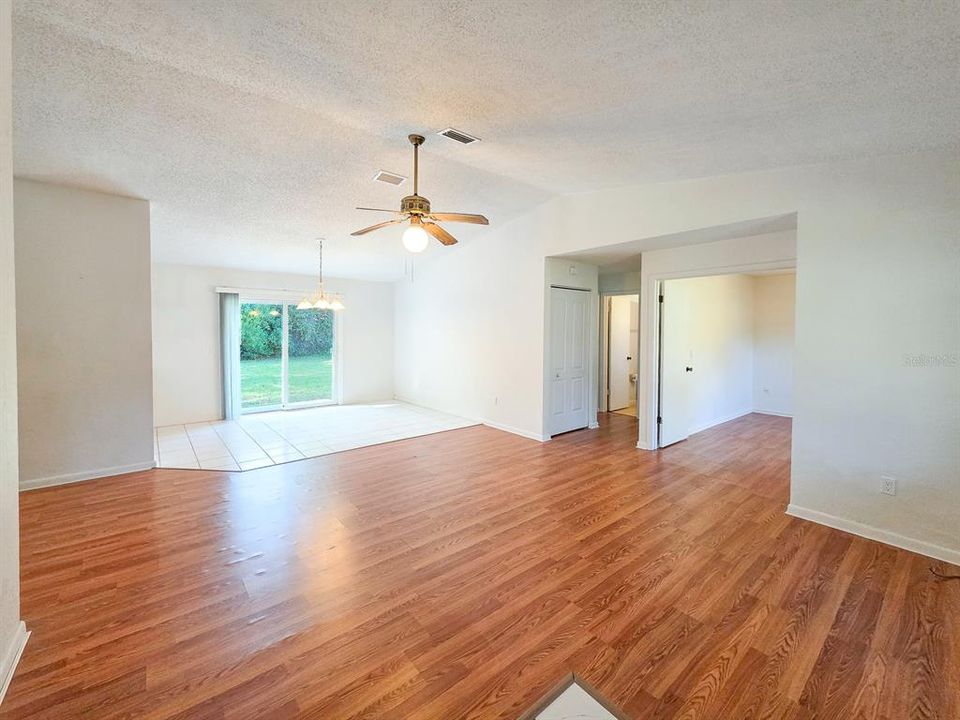 En Venta: $219,000 (3 camas, 2 baños, 1247 Pies cuadrados)