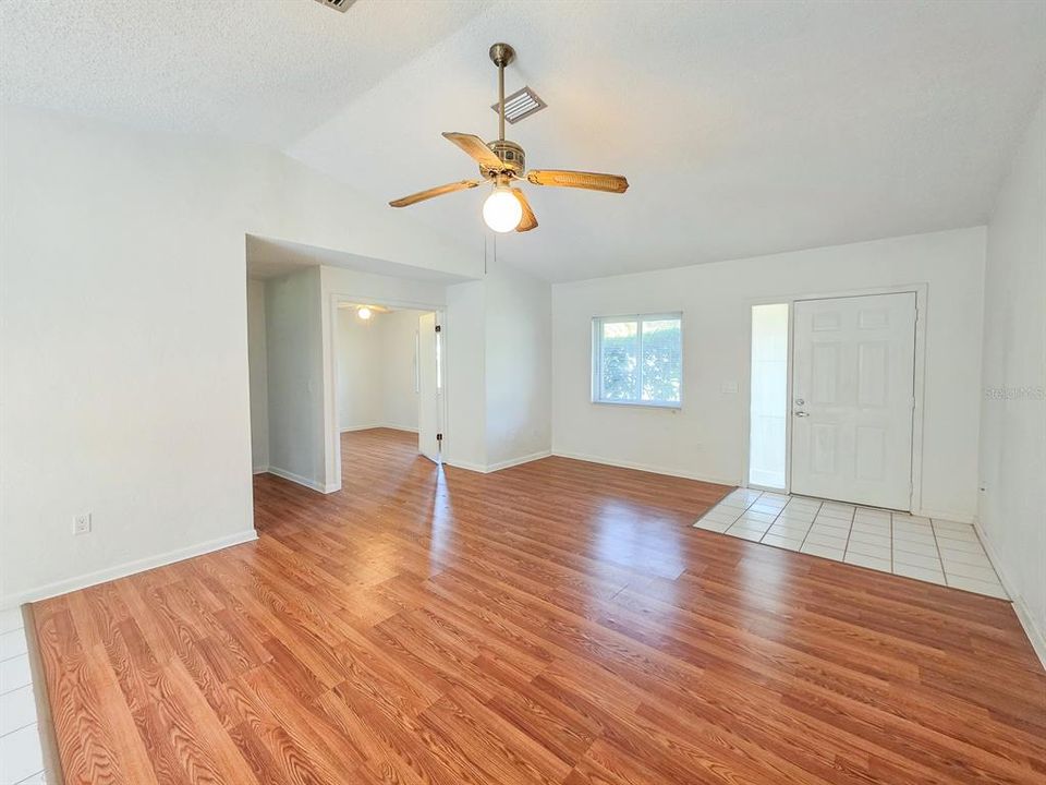 En Venta: $219,000 (3 camas, 2 baños, 1247 Pies cuadrados)