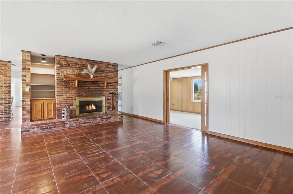 На продажу: $309,900 (3 спален, 2 ванн, 2096 Квадратных фут)