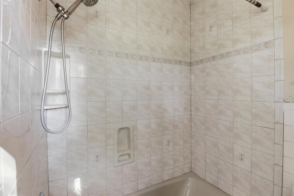 На продажу: $309,900 (3 спален, 2 ванн, 2096 Квадратных фут)