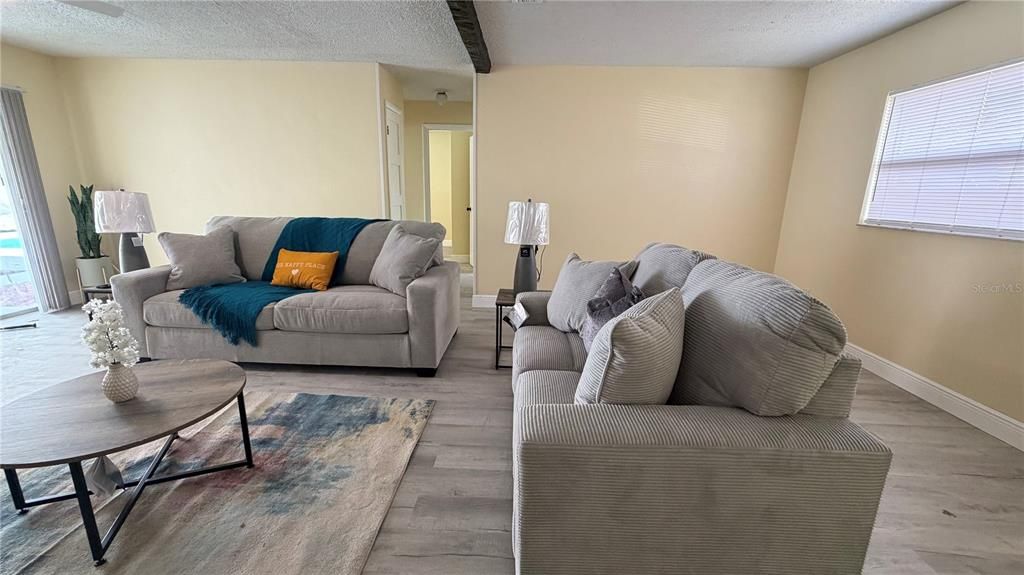 For Sale: $385,000 (3 beds, 2 baths, 2000 Square Feet)