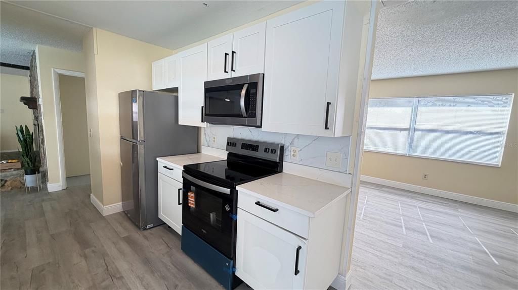 For Sale: $385,000 (3 beds, 2 baths, 2000 Square Feet)