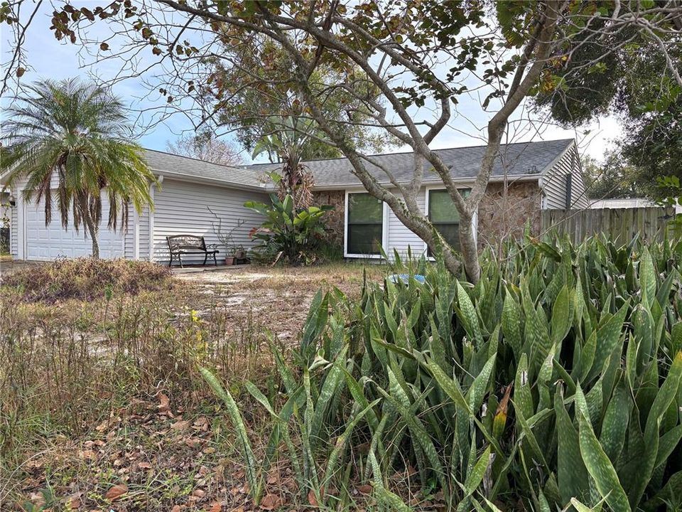 For Sale: $390,000 (3 beds, 2 baths, 1380 Square Feet)