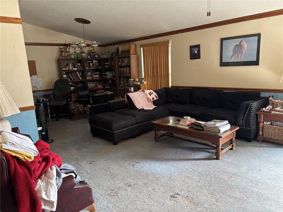 For Sale: $390,000 (3 beds, 2 baths, 1380 Square Feet)