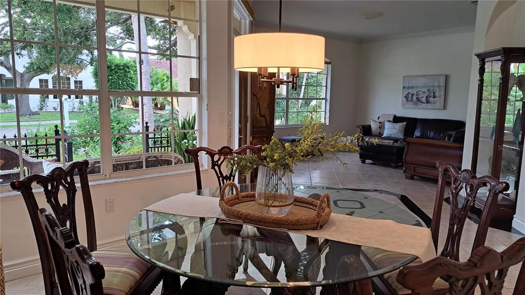 For Sale: $840,000 (3 beds, 2 baths, 1894 Square Feet)