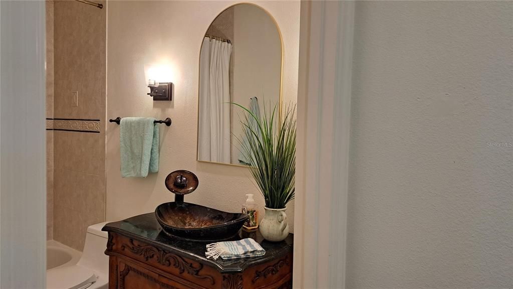 For Sale: $840,000 (3 beds, 2 baths, 1894 Square Feet)