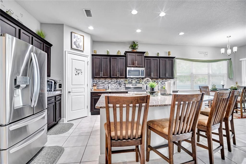 For Sale: $719,000 (3 beds, 2 baths, 2200 Square Feet)