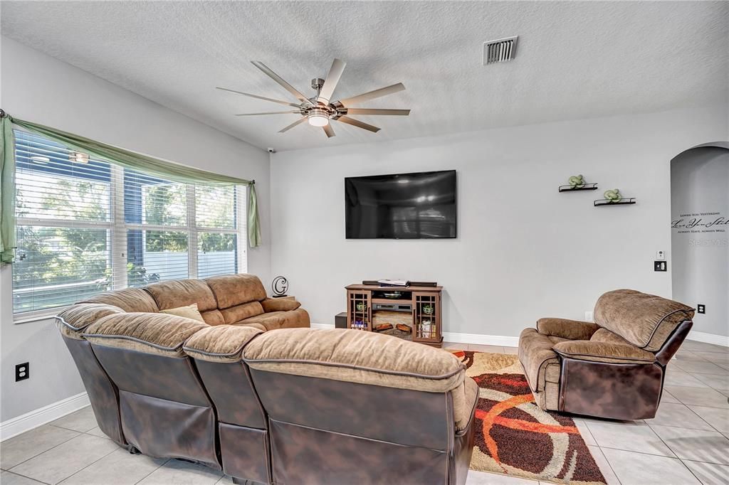 For Sale: $719,000 (3 beds, 2 baths, 2200 Square Feet)