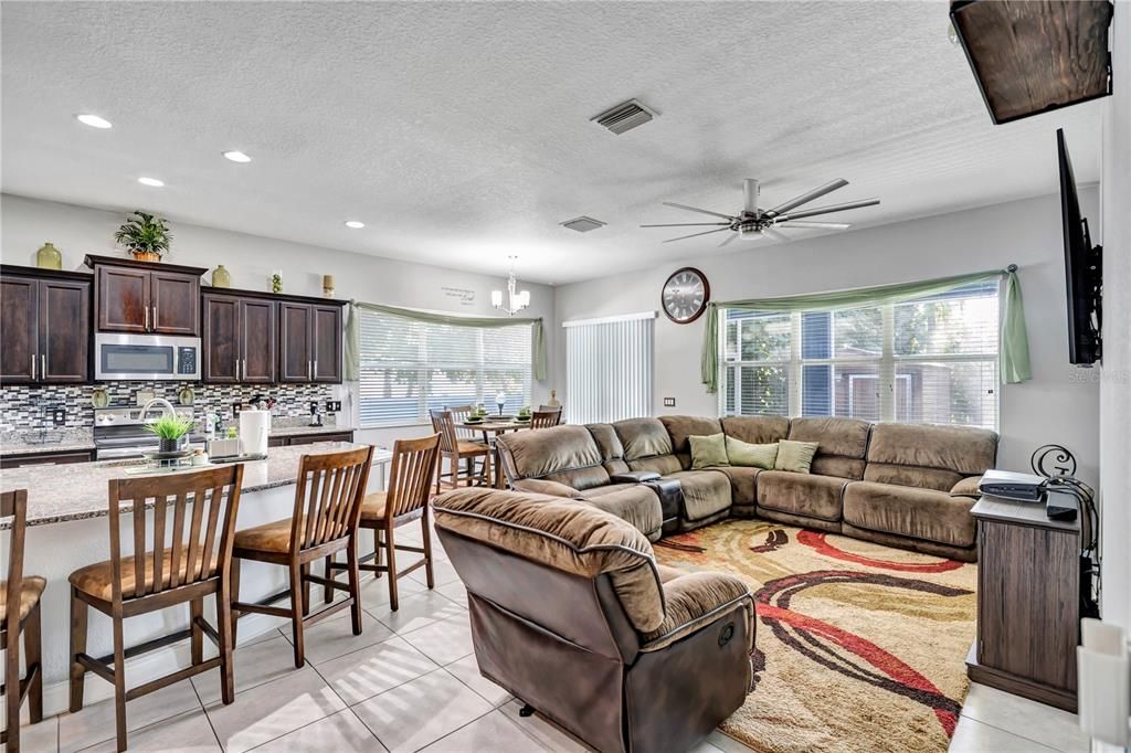 For Sale: $719,000 (3 beds, 2 baths, 2200 Square Feet)