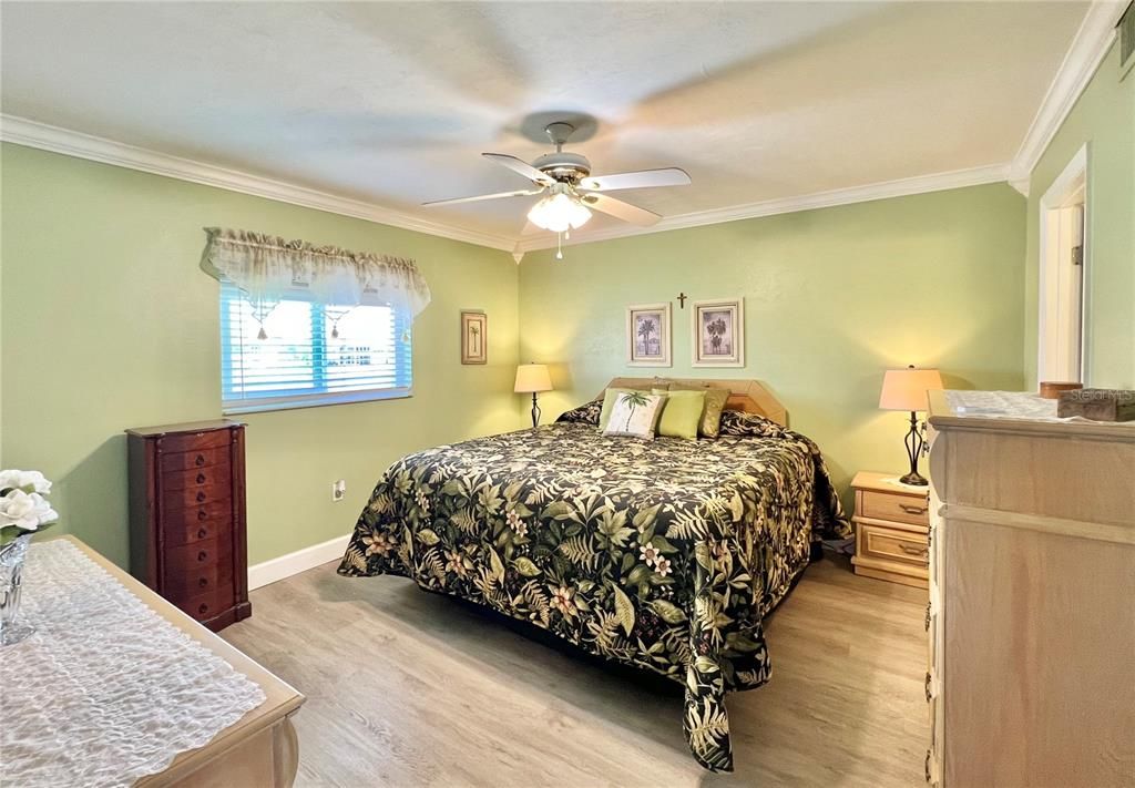 На продажу: $175,000 (2 спален, 2 ванн, 1064 Квадратных фут)