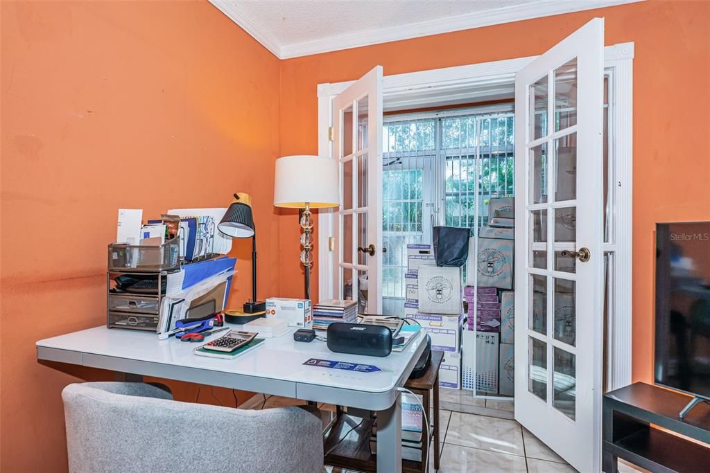 待售: $84,900 (1 贝兹, 1 浴室, 605 平方英尺)