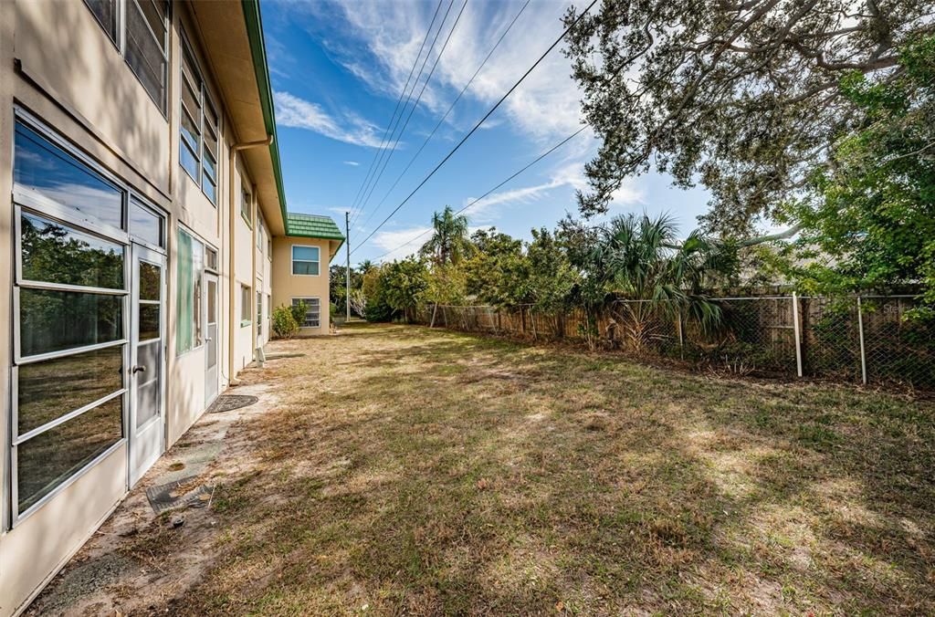 待售: $84,900 (1 贝兹, 1 浴室, 605 平方英尺)