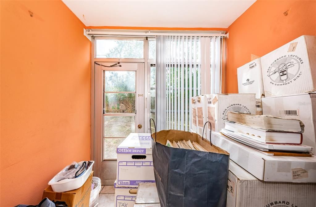 待售: $84,900 (1 贝兹, 1 浴室, 605 平方英尺)