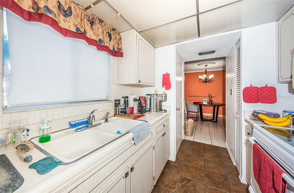 待售: $84,900 (1 贝兹, 1 浴室, 605 平方英尺)