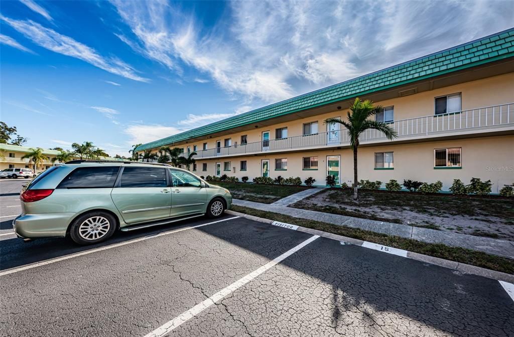 待售: $84,900 (1 贝兹, 1 浴室, 605 平方英尺)