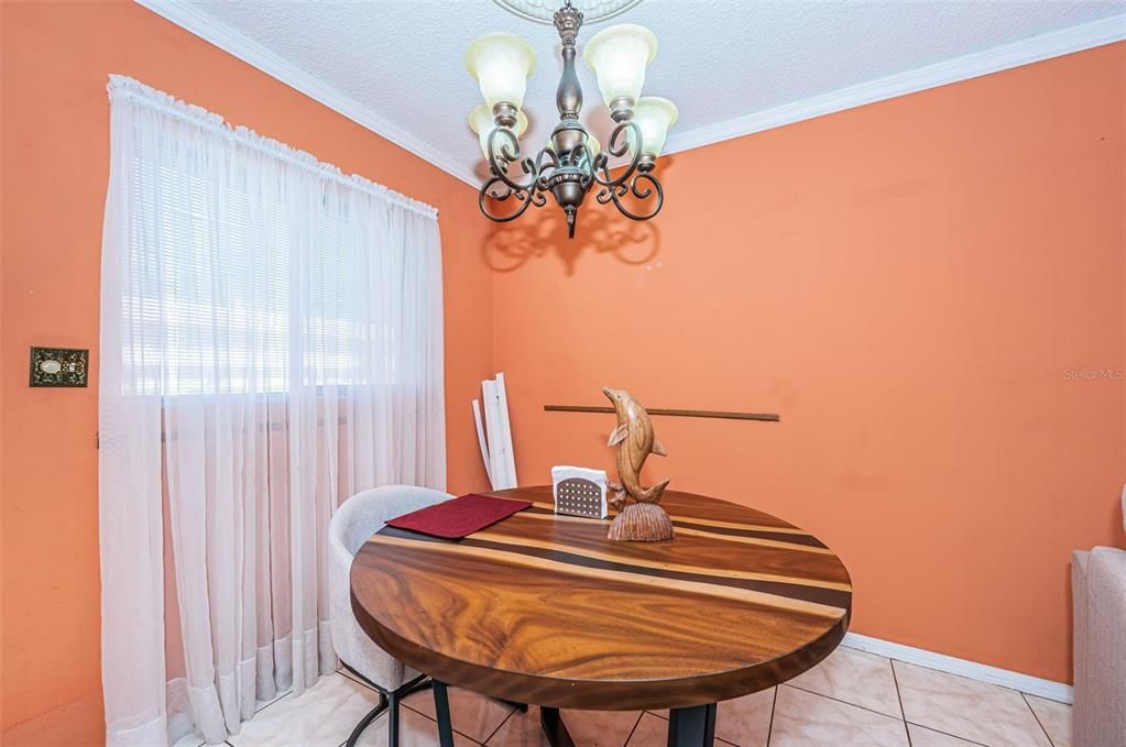 待售: $84,900 (1 贝兹, 1 浴室, 605 平方英尺)