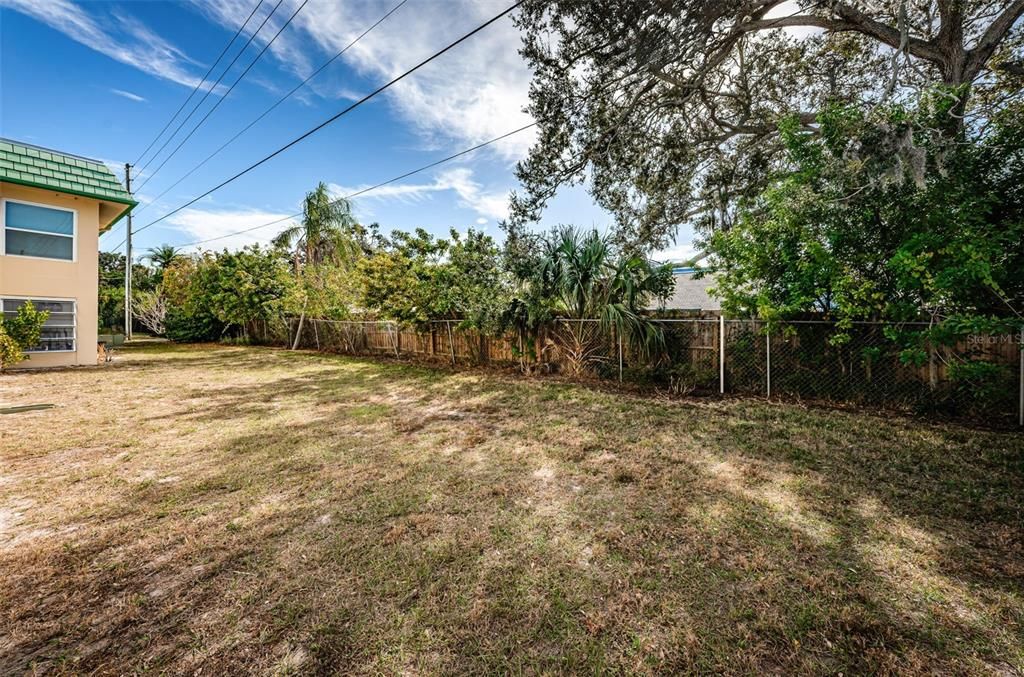 待售: $84,900 (1 贝兹, 1 浴室, 605 平方英尺)