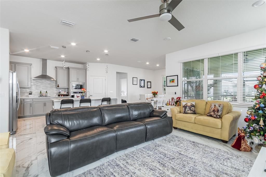 For Sale: $489,000 (3 beds, 3 baths, 2175 Square Feet)