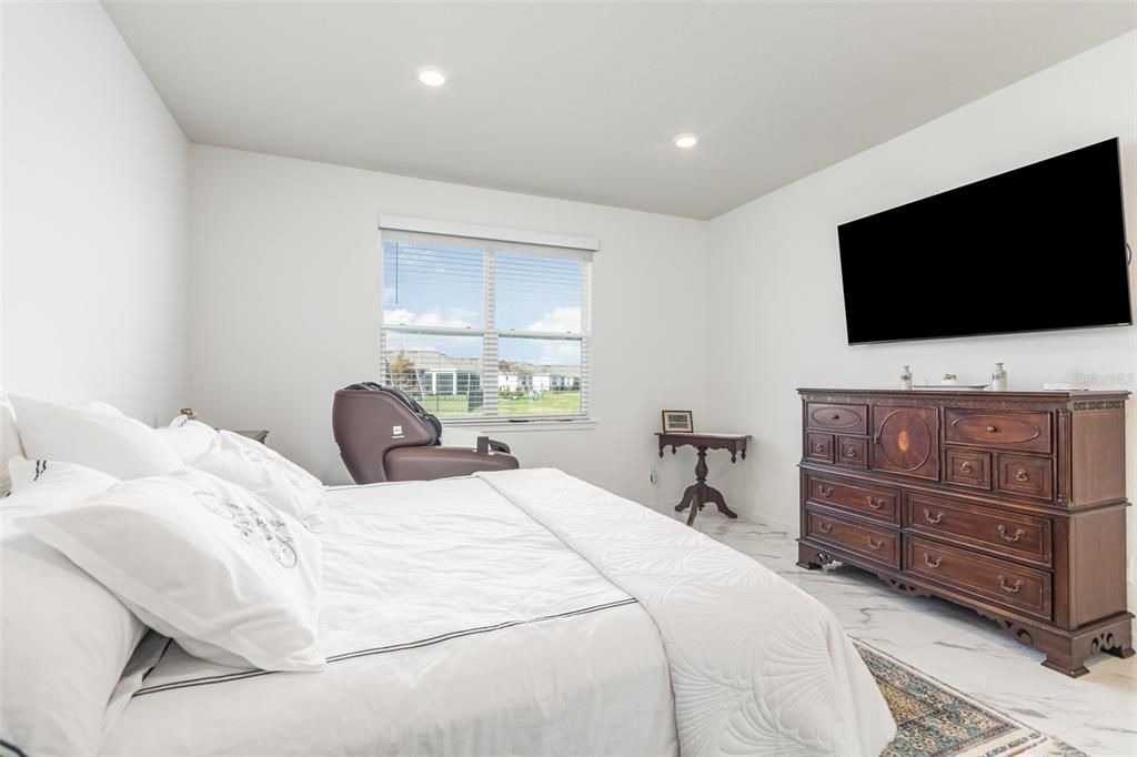 For Sale: $489,000 (3 beds, 3 baths, 2175 Square Feet)