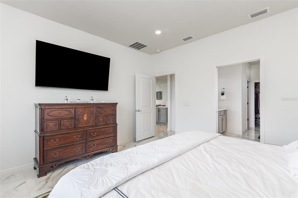 For Sale: $489,000 (3 beds, 3 baths, 2175 Square Feet)