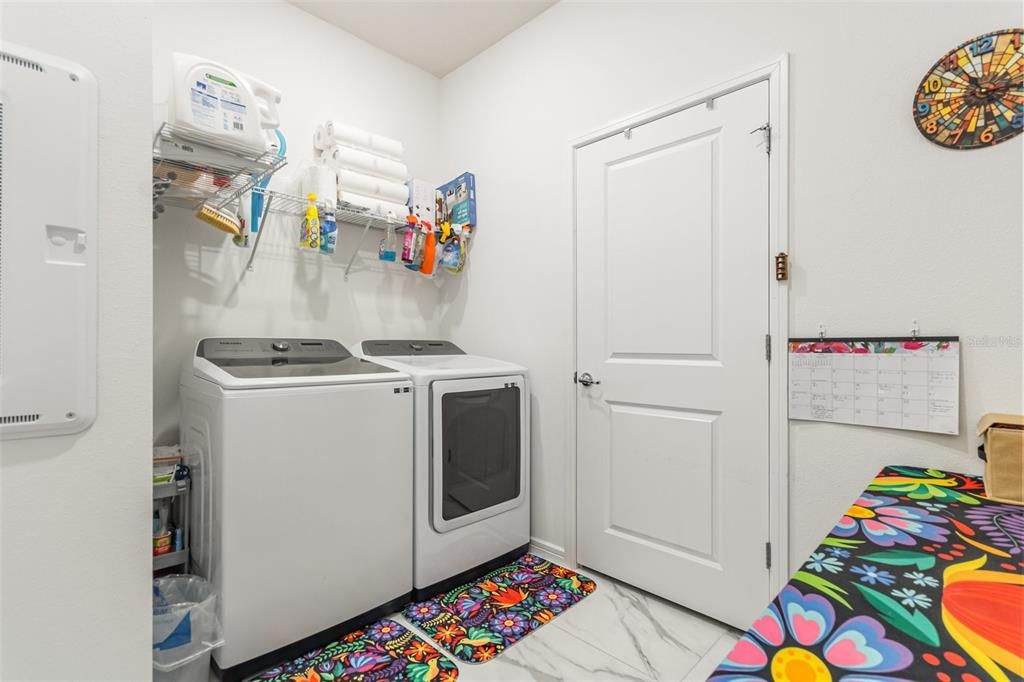 For Sale: $489,000 (3 beds, 3 baths, 2175 Square Feet)