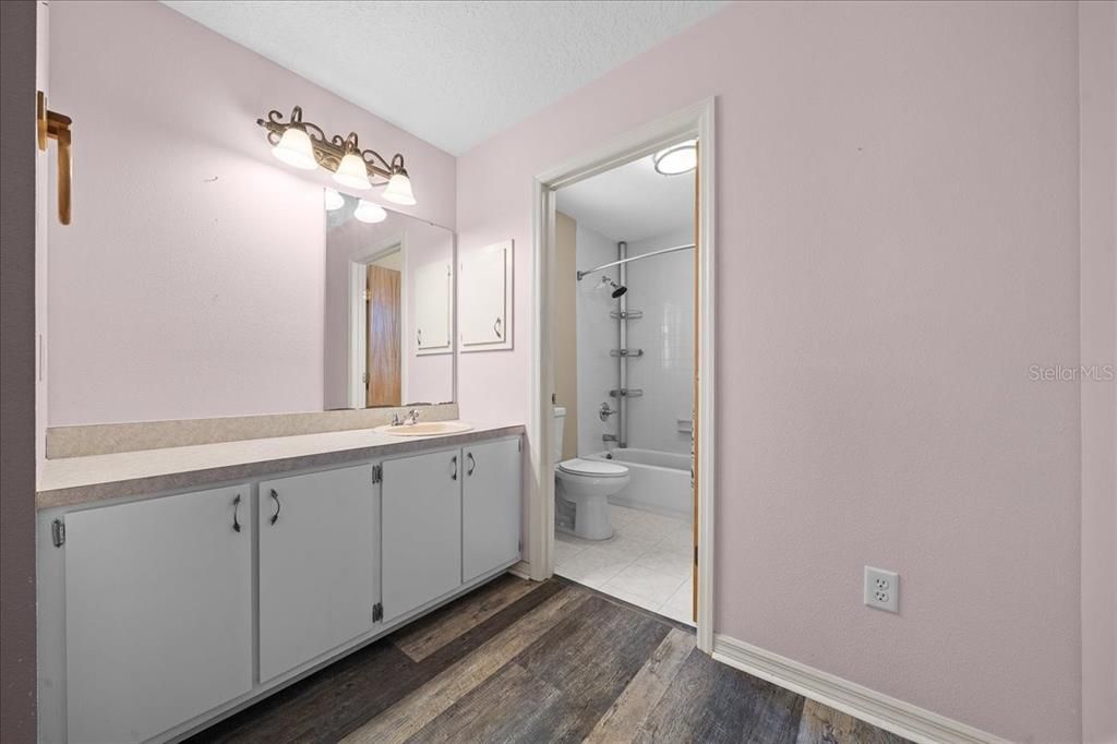 待售: $400,000 (2 贝兹, 2 浴室, 1554 平方英尺)