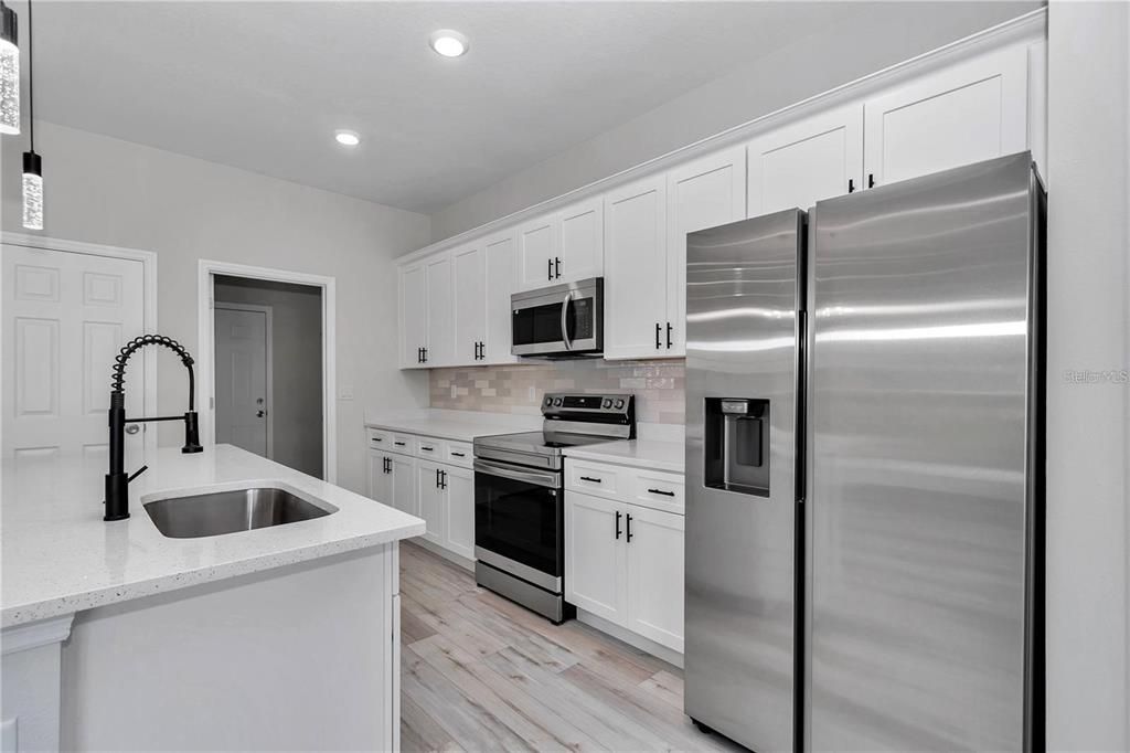 For Rent: $1,900 (4 beds, 2 baths, 1765 Square Feet)