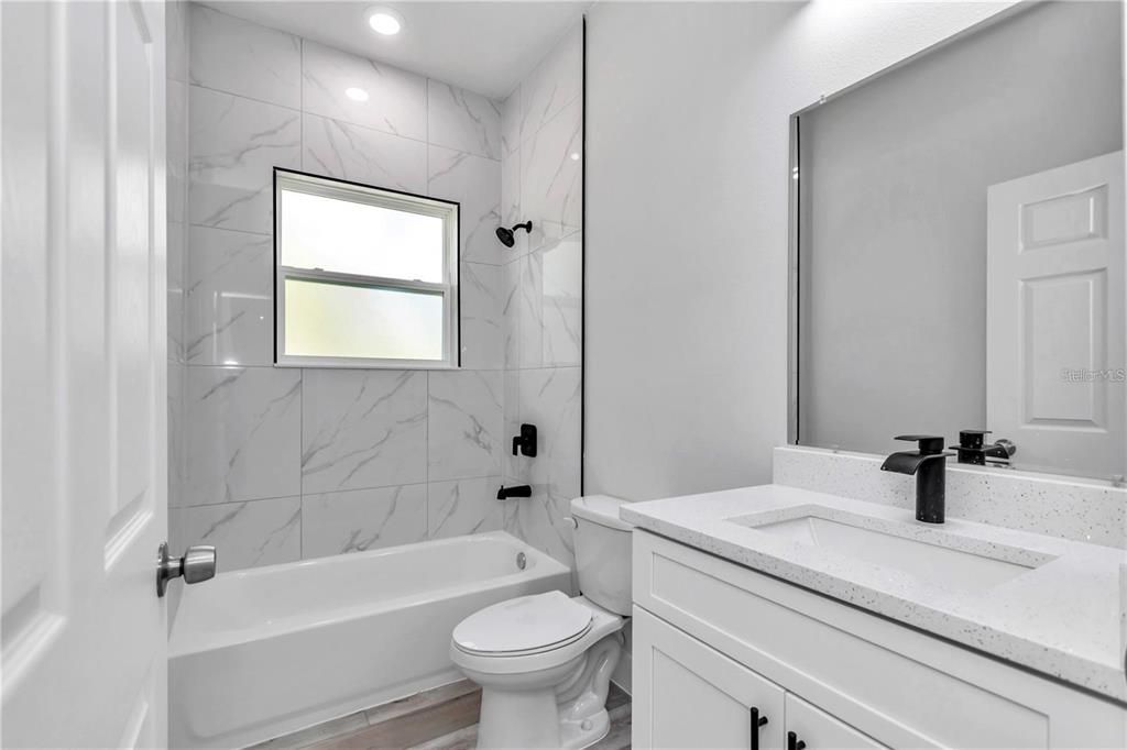 For Rent: $1,900 (4 beds, 2 baths, 1765 Square Feet)