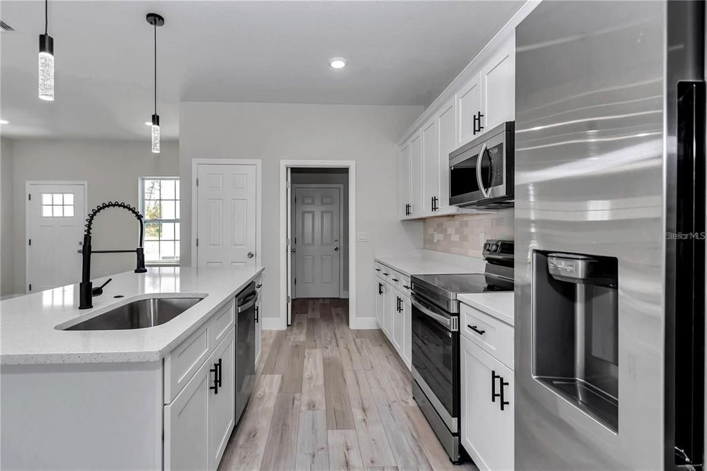 For Rent: $1,900 (4 beds, 2 baths, 1765 Square Feet)