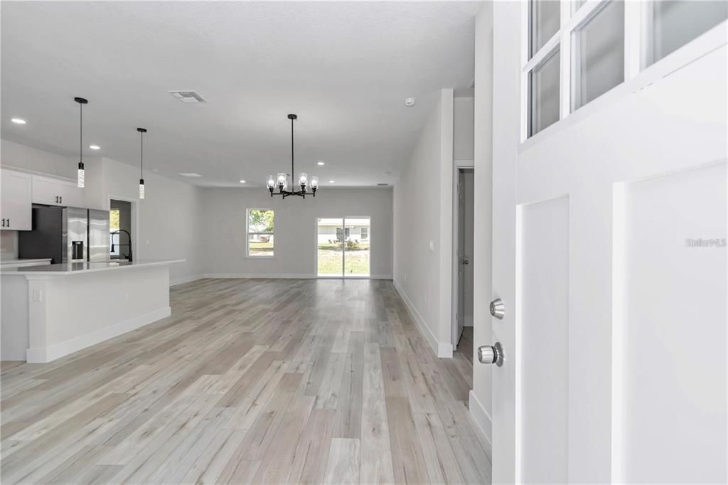 For Rent: $1,900 (4 beds, 2 baths, 1765 Square Feet)