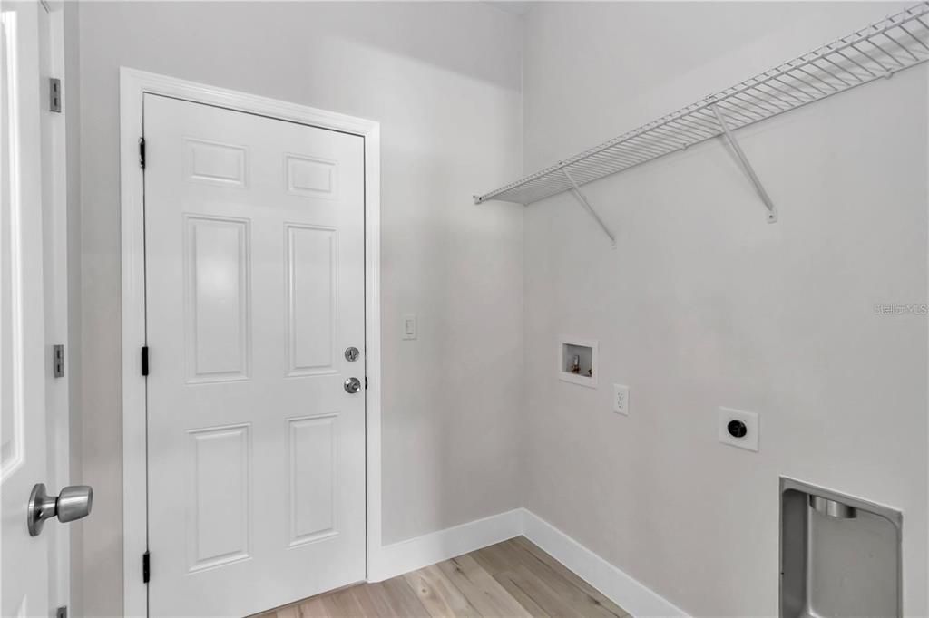 For Rent: $1,900 (4 beds, 2 baths, 1765 Square Feet)