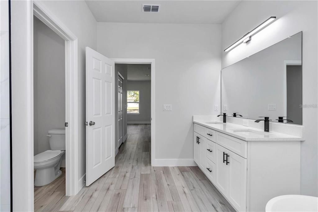 For Rent: $1,900 (4 beds, 2 baths, 1765 Square Feet)