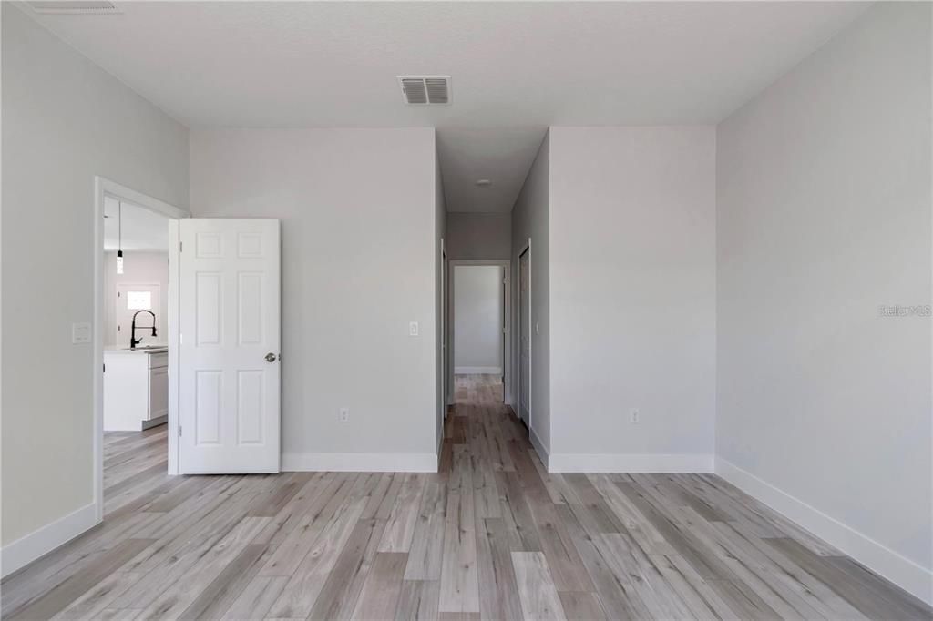 For Rent: $1,900 (4 beds, 2 baths, 1765 Square Feet)