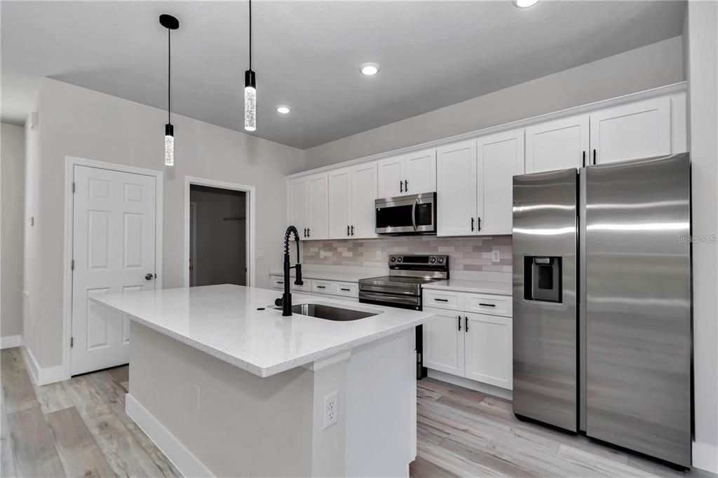 For Rent: $1,900 (4 beds, 2 baths, 1765 Square Feet)