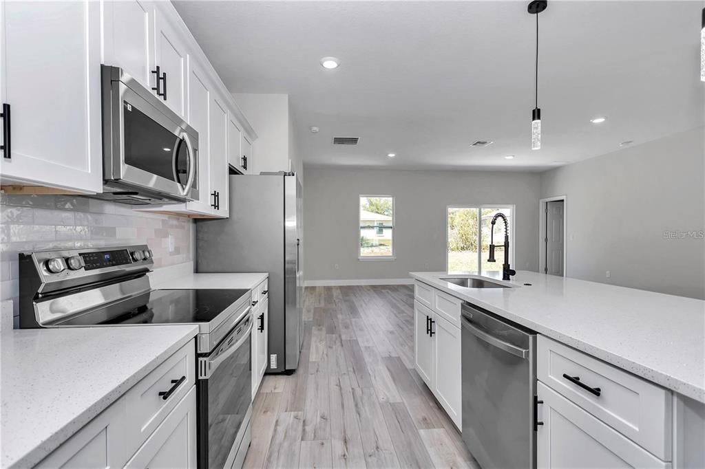 For Rent: $1,900 (4 beds, 2 baths, 1765 Square Feet)