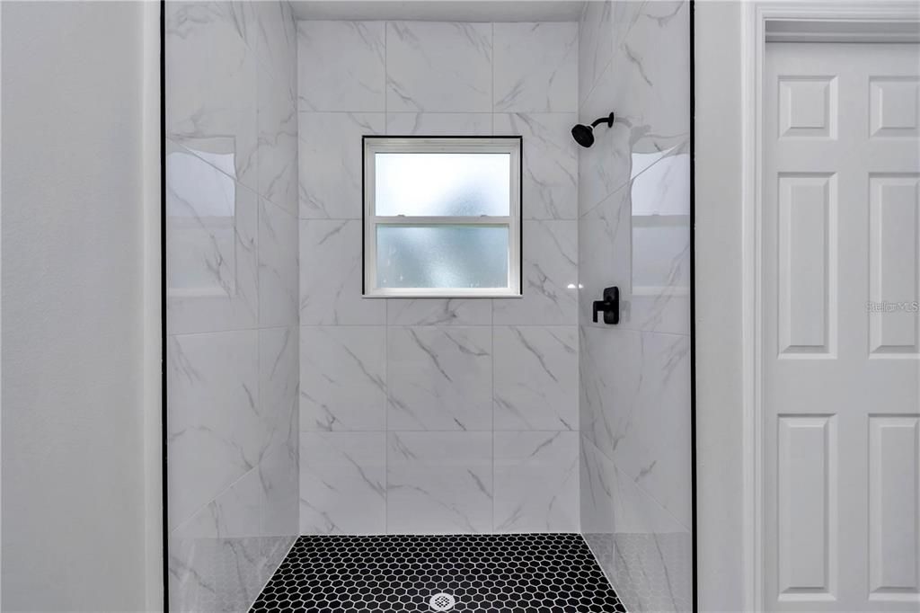 For Rent: $1,900 (4 beds, 2 baths, 1765 Square Feet)