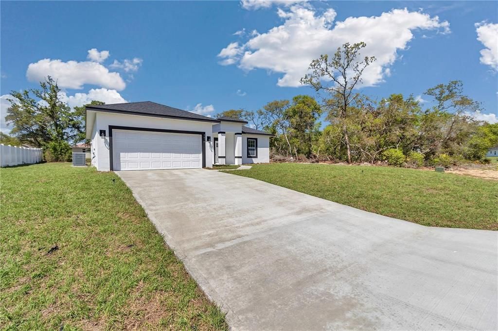 For Rent: $1,900 (4 beds, 2 baths, 1765 Square Feet)