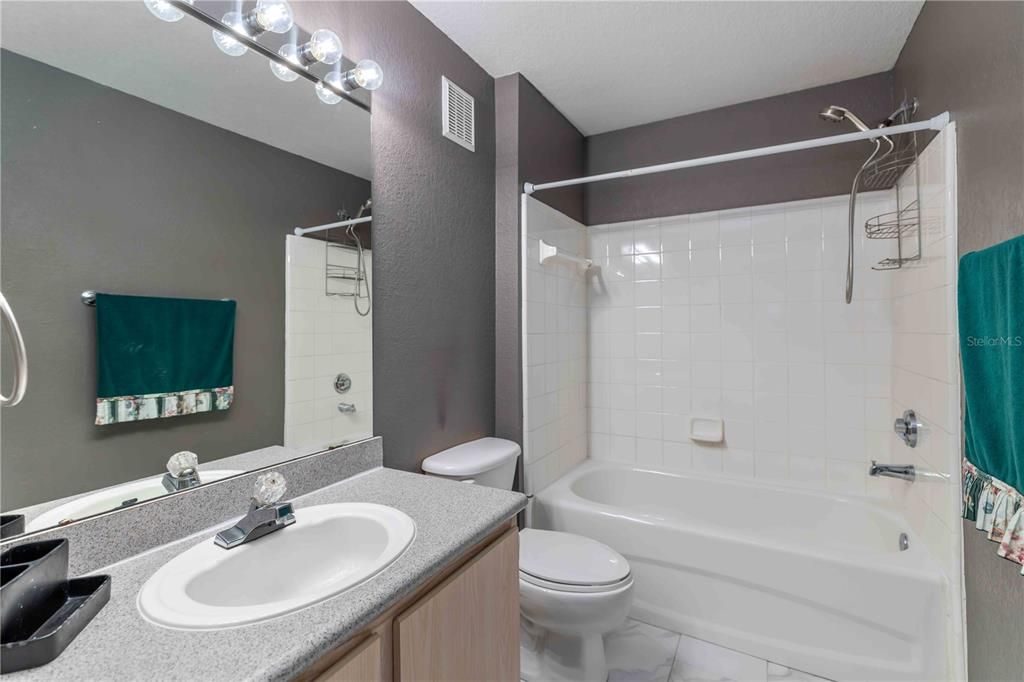 В аренду: $1,950 (3 спален, 2 ванн, 1224 Квадратных фут)