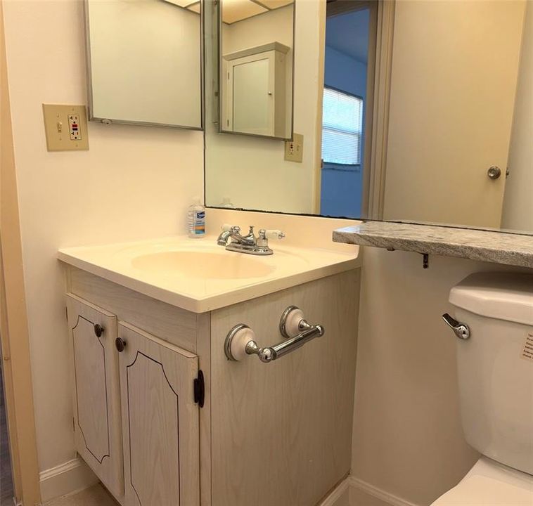 For Rent: $1,475 (1 beds, 1 baths, 800 Square Feet)