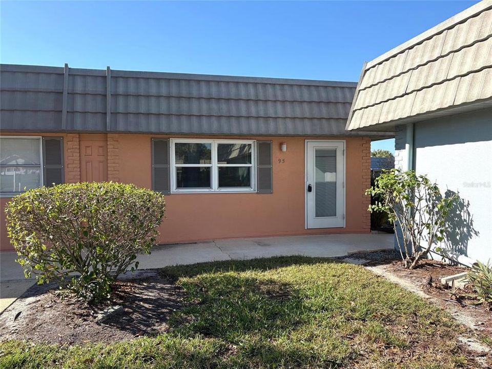 For Rent: $1,475 (1 beds, 1 baths, 800 Square Feet)