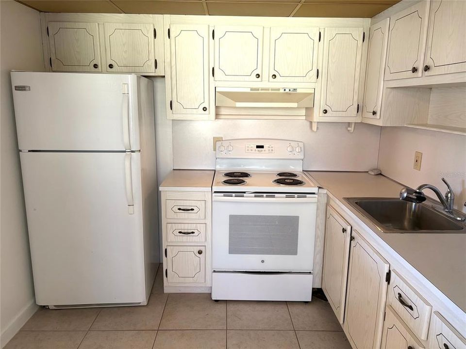 For Rent: $1,475 (1 beds, 1 baths, 800 Square Feet)