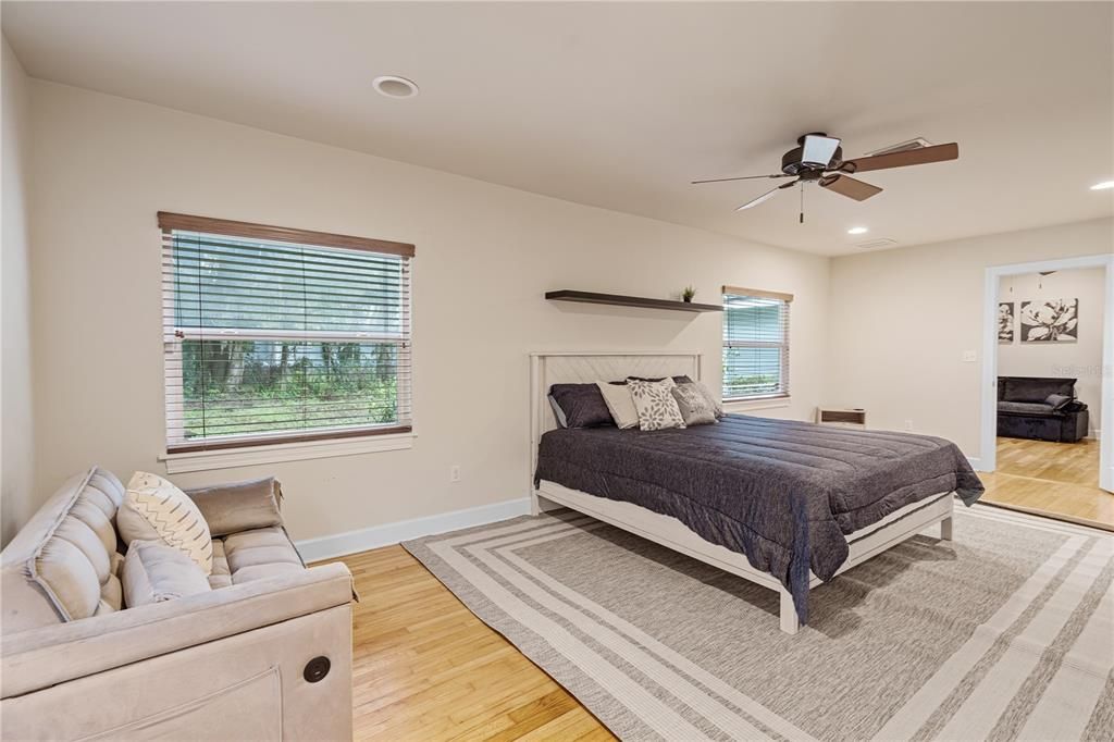 For Rent: $2,500 (4 beds, 2 baths, 2459 Square Feet)