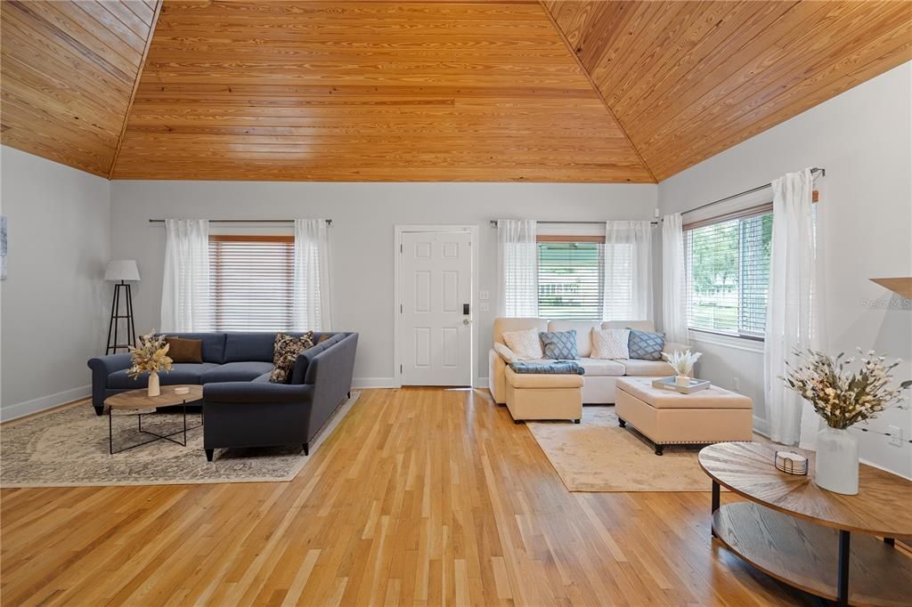 For Rent: $2,500 (4 beds, 2 baths, 2459 Square Feet)