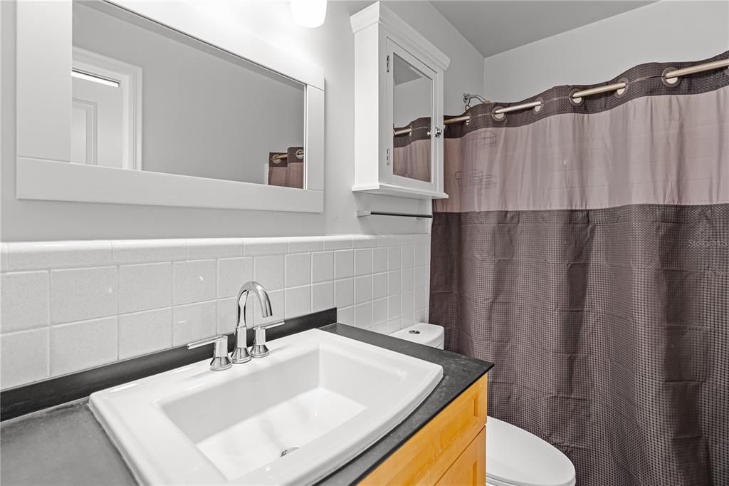 For Rent: $2,500 (4 beds, 2 baths, 2459 Square Feet)