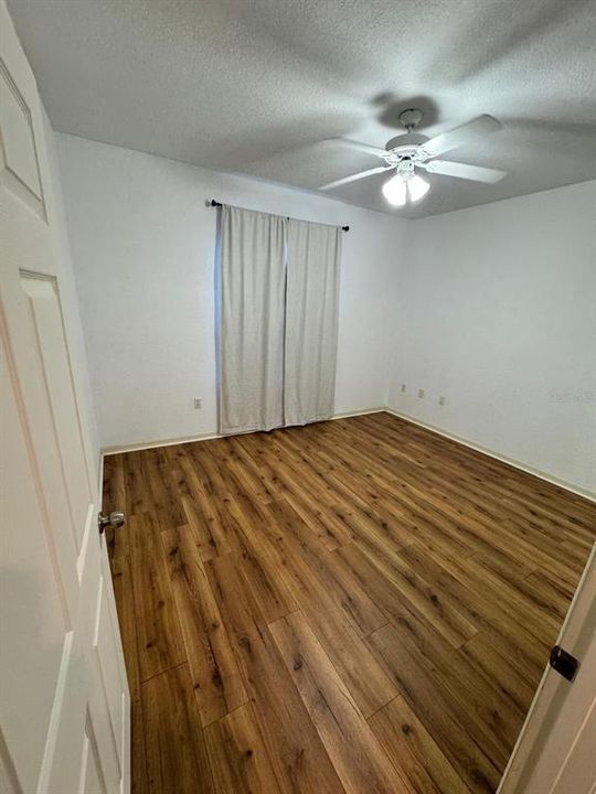 出租: $1,800 (2 贝兹, 2 浴室, 1077 平方英尺)