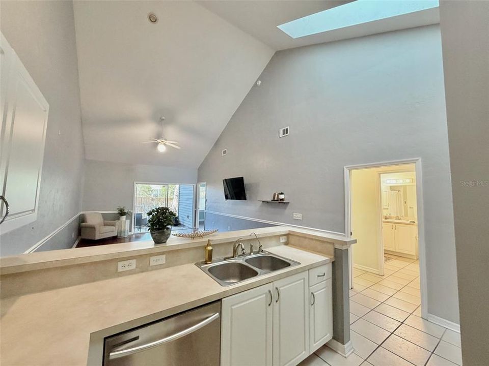 出租: $1,500 (2 贝兹, 2 浴室, 1293 平方英尺)